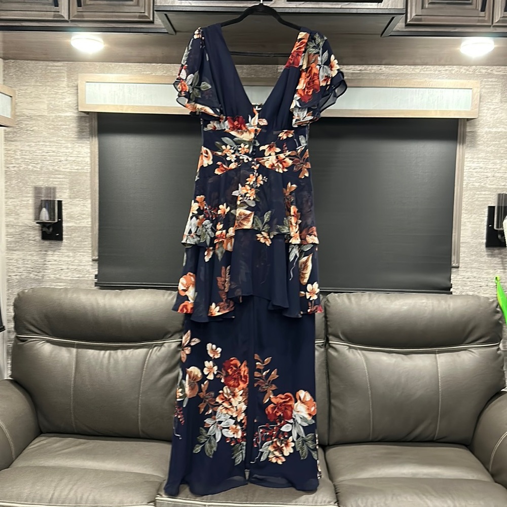 LuLus Beautiful size small worn once!